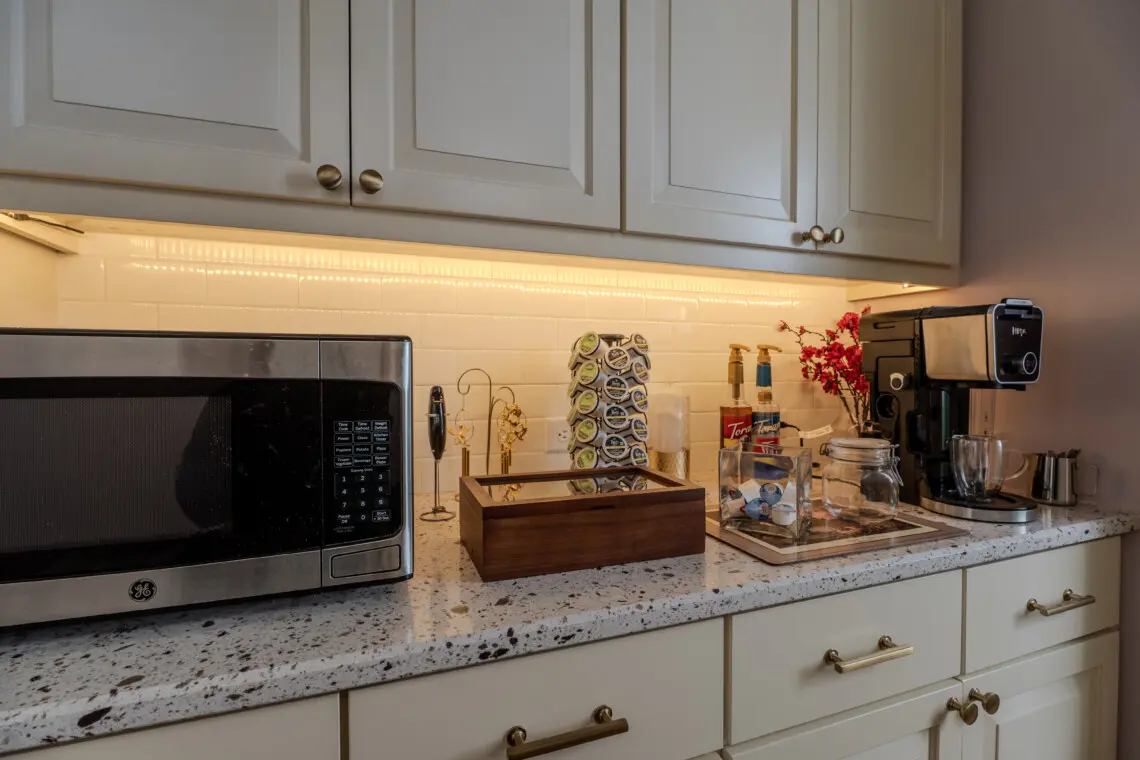 d726c6a8 c4e2 4d6a 9d5b 254050c46b2c